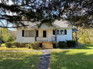 8777 Woodbury Pike, East Freedom, PA 16637