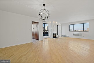200 10 Lombard St Unit 707, Philadelphia, PA 19147