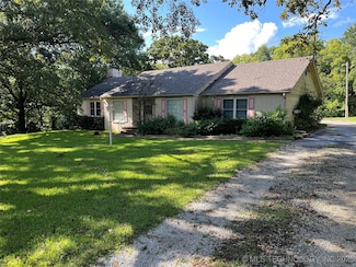 2000 Woodland Dr, Ada, OK 74820