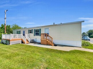 21 Highland Terrace, White Lake, MI 48386