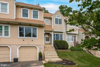 8827 Duveen Dr, Glenside, PA 19038