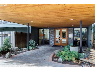 45 Eagle Crest Dr Unit 415, Lake Oswego, OR 97035