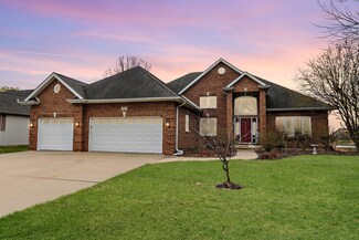 332 Kingsbury Dr, Dekalb, IL 60115