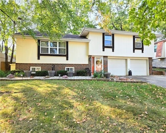6434 N Genessee St, Kansas City, MO 64118