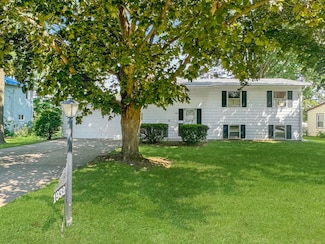 1932 W Laurel St, Freeport, IL 61032