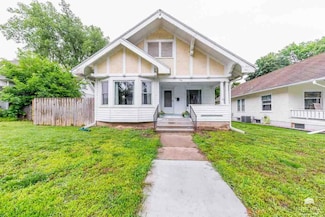 706 Vine St, Wamego, KS 66547