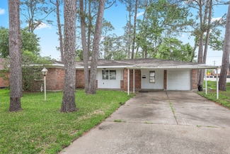 3702 Bayou Cir, Dickinson, TX 77539