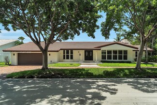 9 Gatehouse Rd, Sea Ranch Lakes, FL 33308