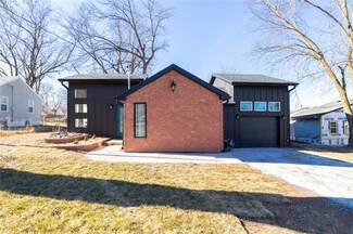4830 NW 52nd St, Des Moines, IA 50310