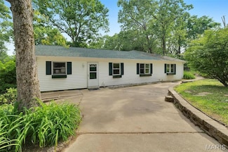 3080 Westwood Rd, Saint Clair, MO 63077