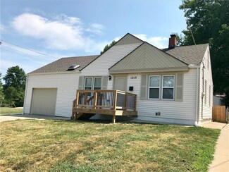 1215 N Mccoy St, Independence, MO 64050
