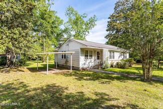 2301 Langhorne Dr, Beaufort, SC 29902