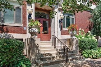 17 W 10th St Unit 490, Holland, MI 49423