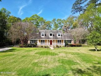 921 Tung Tree Dr, Picayune, MS 39466