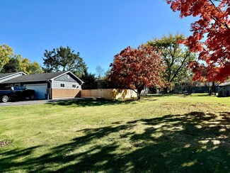 808 W Blodgett Ave, Lake Bluff, IL 60044