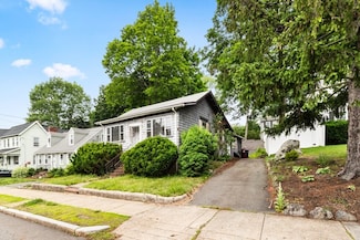 140 Howard St, Melrose, MA 02176