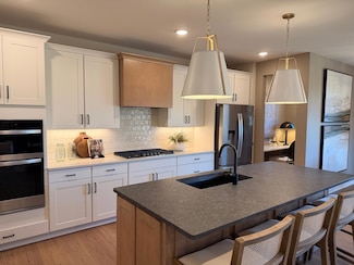 16460 Comstock Ln N, Maple Grove, MN 55369