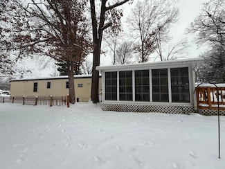 8 Old Buck Ct, Baraboo, WI 53913