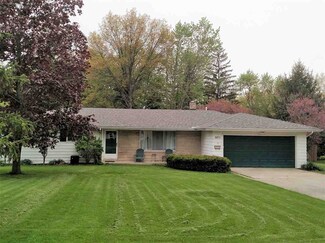 3871 Greendale Dr, Fort Wayne, IN 46815