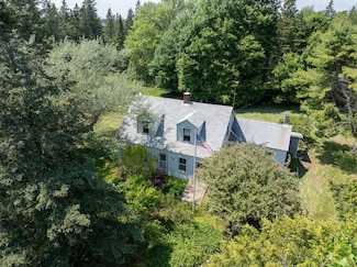 332 Airport Rd, Stonington, ME 04681