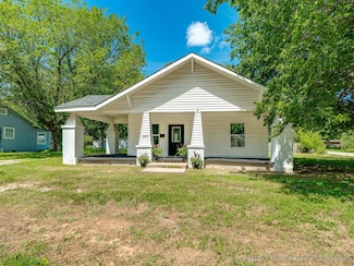 823 N Oak Ave, Ada, OK 74820