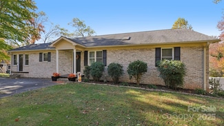 1608 Sharon Rd, Winston Salem, NC 27103
