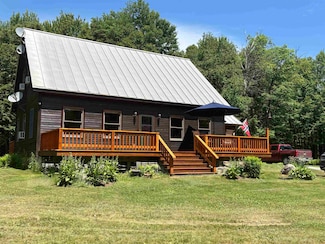 821 Paquette Rd, Craftsbury, VT 05826