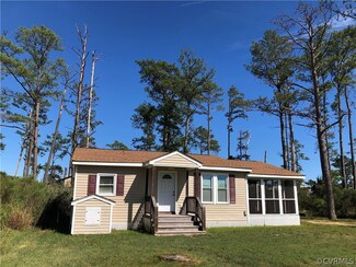 87 Hobday St, North, VA 23128