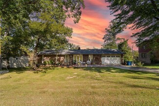 3901 Rustic Ln, Jefferson City, MO 65109