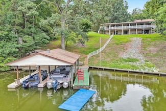 154 Brooks Point Ln, Union Hall, VA 24176