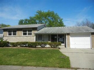 17801 Grandview Dr, Hazel Crest, IL 60429