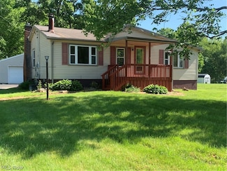 795 Carson Salt Springs Rd, Mineral Ridge, OH 44440