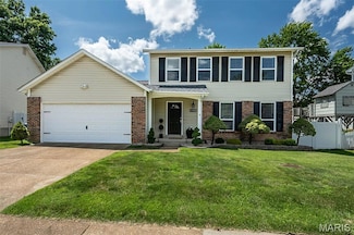 812 Peace Haven Dr, Saint Louis, MO 63125