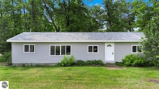 3594 Channel Rd, Hale, MI 48739