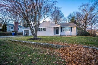 115 Rangeley Rd, Cranston, RI 02920