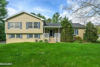 90 Mandalay Rd, Lee, MA 01238