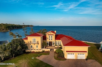 6054 Dolphin Rd, Oriental, NC 28571