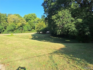 502 Summit Ave, Collinsville, IL 62234