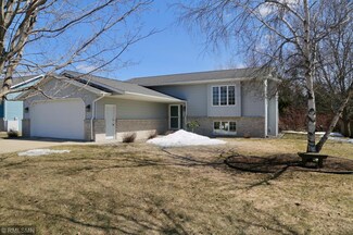 325 Meadowview Dr, Saint Charles, MN 55972