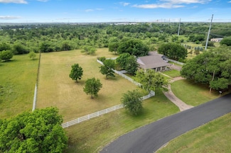 808 Golden Oaks Rd, Georgetown, TX 78628