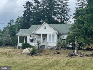 2083 Whitacre Rd, Cross Junction, VA 22625