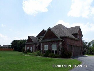 528 Candlelight Cir, Elm Springs, AR 72762