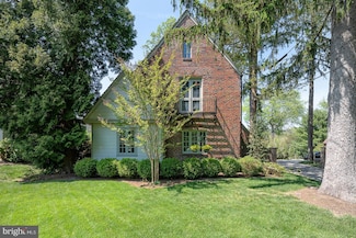 30 Deepdale Rd, Wayne, PA 19087