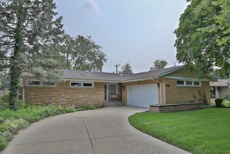 110 Scotdale Rd, La Grange Park, IL 60526