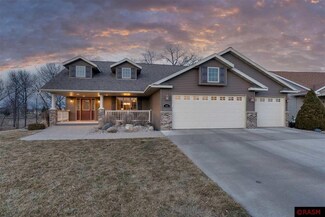 413 Crystal Cir, Mankato, MN 56001