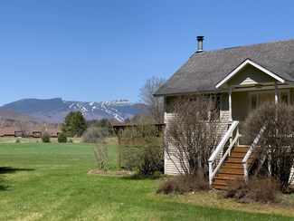 216 Meadow Ln, Stowe, VT 05672