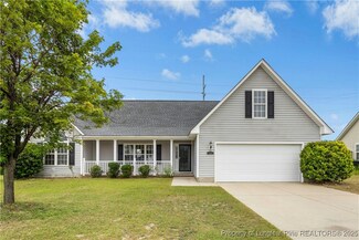 430 Turret Ct, Hope Mills, NC 28348