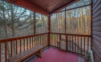 664 Hawthorne Ln, Murphy, NC 28906