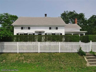 56 Crandall Rd, Little Compton, RI 02837