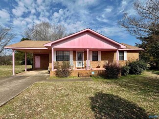 1286 James Ave, Courtland, AL 35618